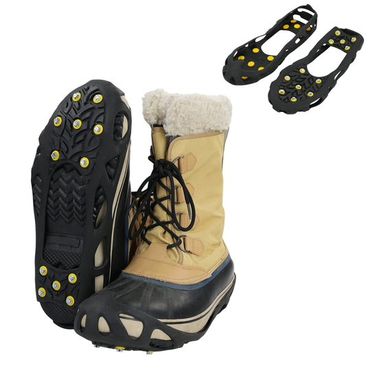 Semelles avec crampons antidérapants sur la neige