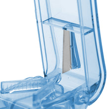 Charger l'image dans la galerie, close up view of the blade in the pill splitter