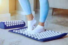 Charger l'image dans la galerie, Acupressure Mat and Pillow Set Different Uses Application Photo