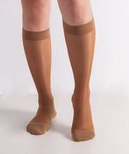 Charger l'image dans la galerie, Women's Compression Knee Socks 20-30 mm Hg, Beige Main Photo