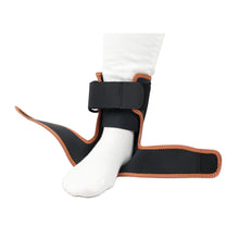 Charger l'image dans la galerie, Orthèse de cheville chargée de cuivre