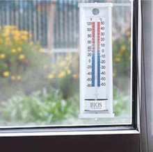 Charger l'image dans la galerie, Thermometer mounted on window