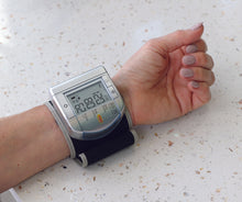 Load image into Gallery viewer, Blood Pressure Monitor Device – Wrist; The #1 Canadian Blood Pressure Manufacturer*