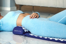 Load image into Gallery viewer, Acupressure Mat and Pillow Set Different Uses Application Photo
