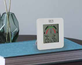 Indoor Hygrometer with Temperature in use